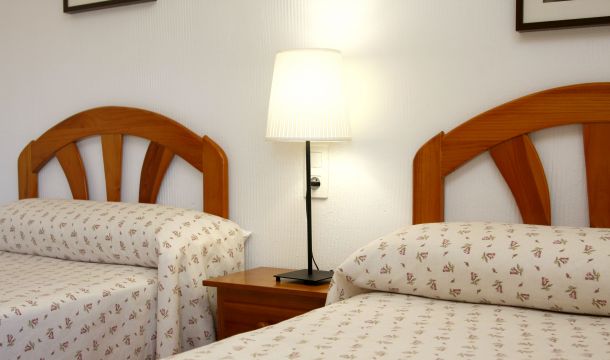Habitaci髇 La Tinajas Habitaci髇 La Tinajas